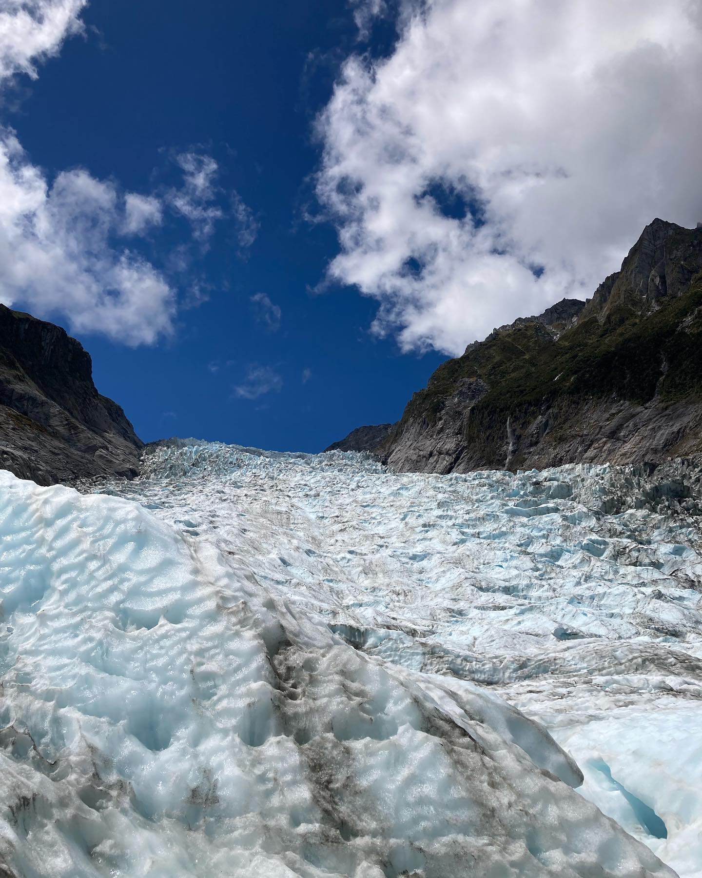 freerange_elliott Instagram Archive/_media/2023-01-26-down-in-the-crevasse-whats-up-finally/08.jpg