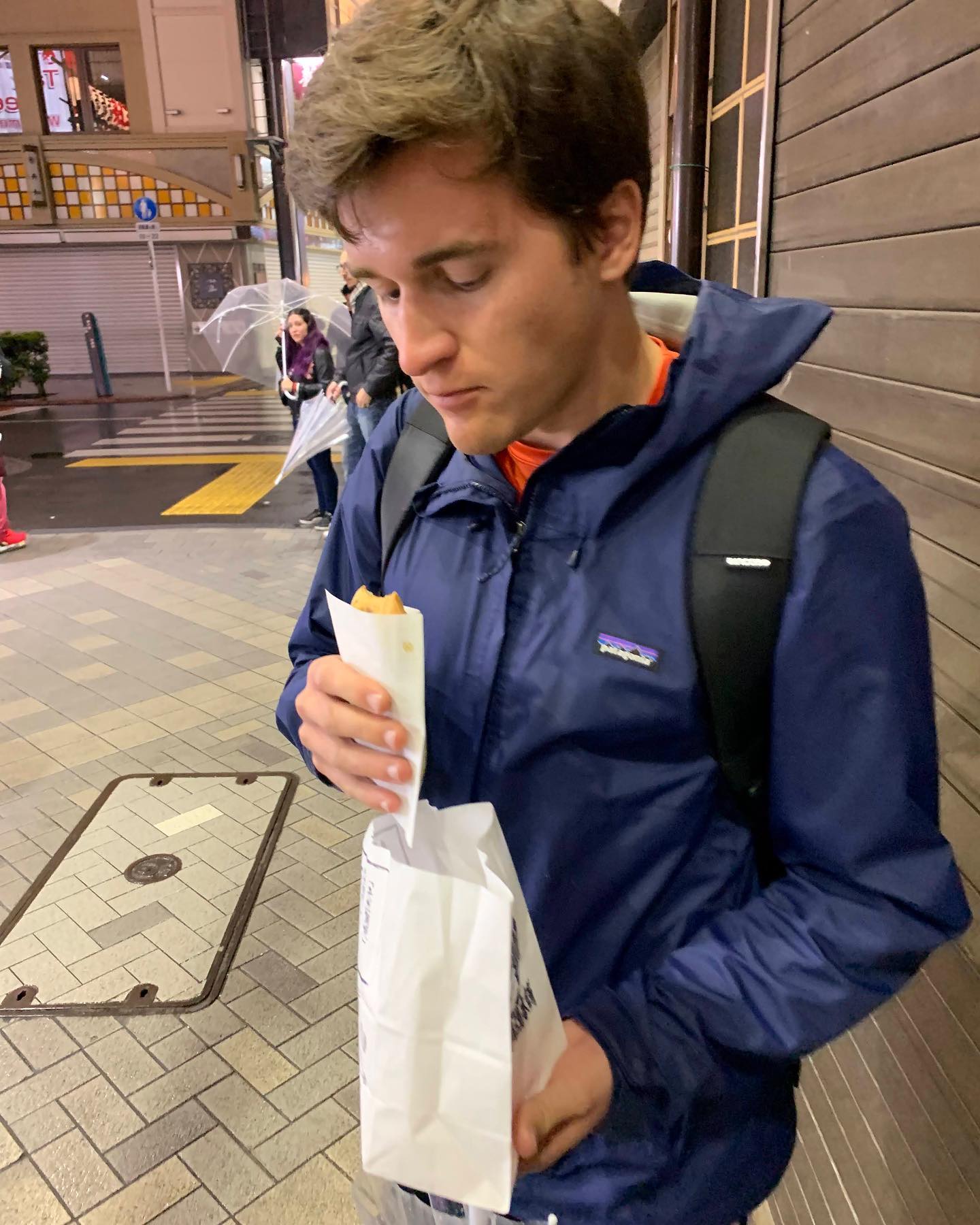 freerange_elliott Instagram Archive/_media/2023-04-19-off-to-seoul-today-in-the-meantime-he/06.jpg